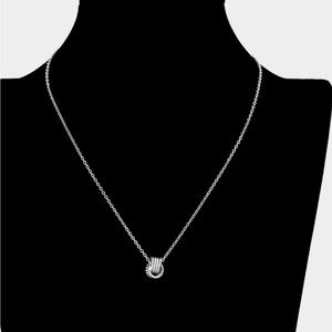 Silver open metal circle link pendant necklace